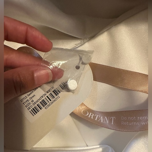 MESHKI SAOSIRE Satin Wedding Gown Size Medium - Picture 4 of 7